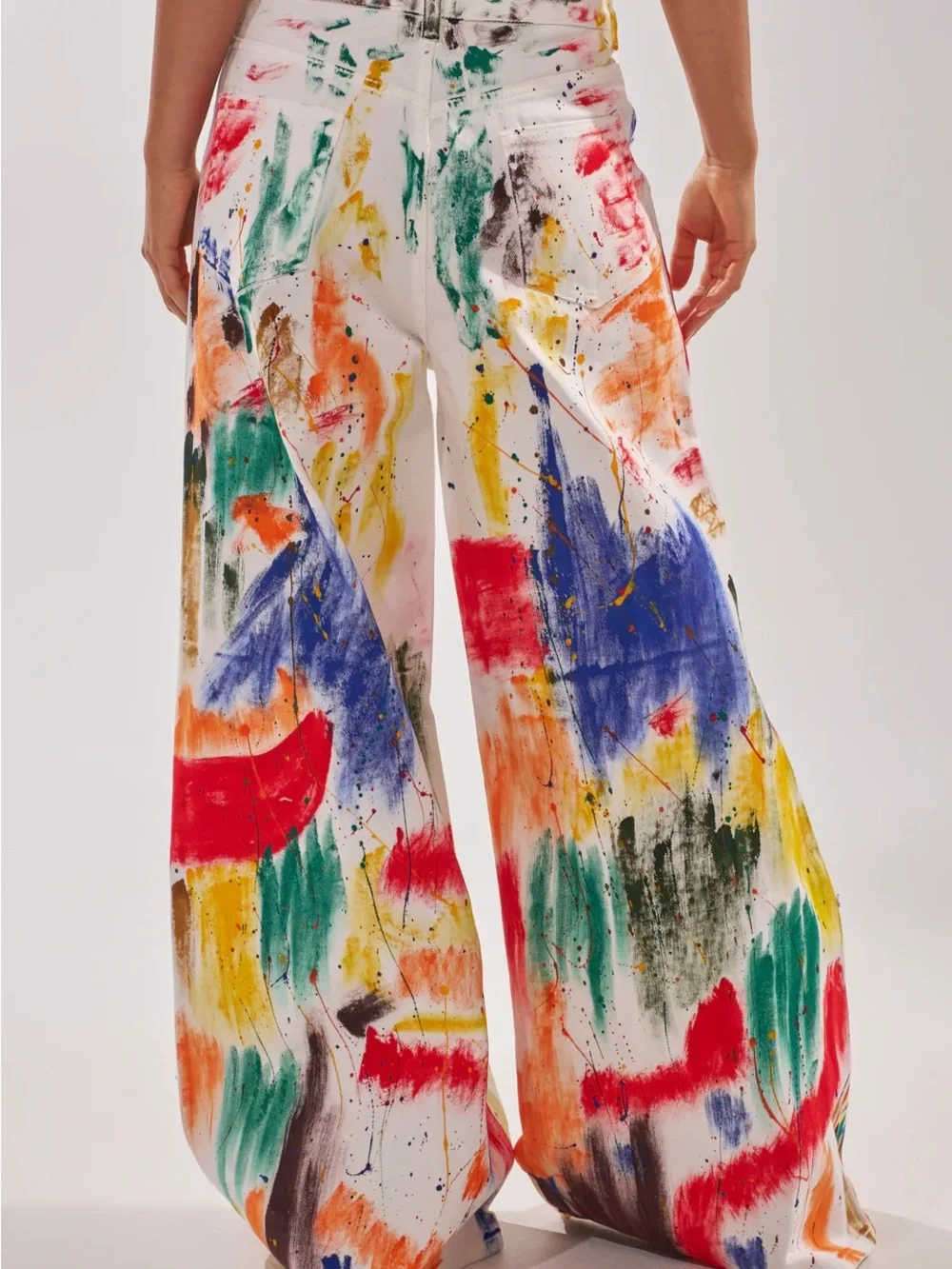 AKIRA White Wide-Leg Jeans with Multicolor Paint-Splash Print